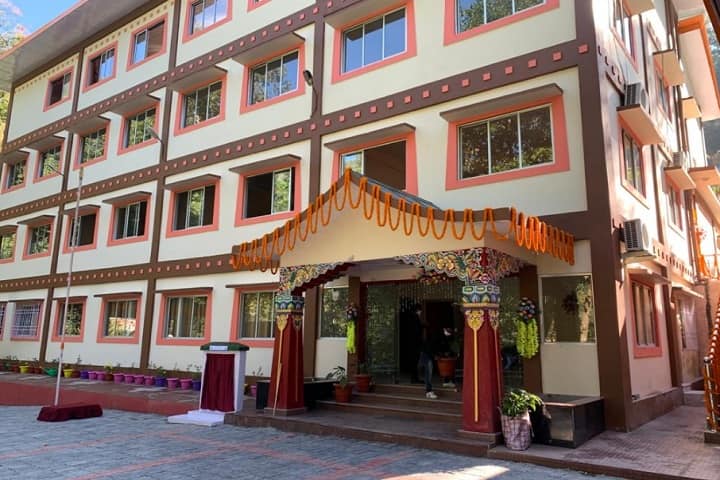 https://cache.careers360.mobi/media/colleges/social-media/media-gallery/1103/2022/4/6/University building of Sikkim Professional University Sikkim_Campus-View.jpg